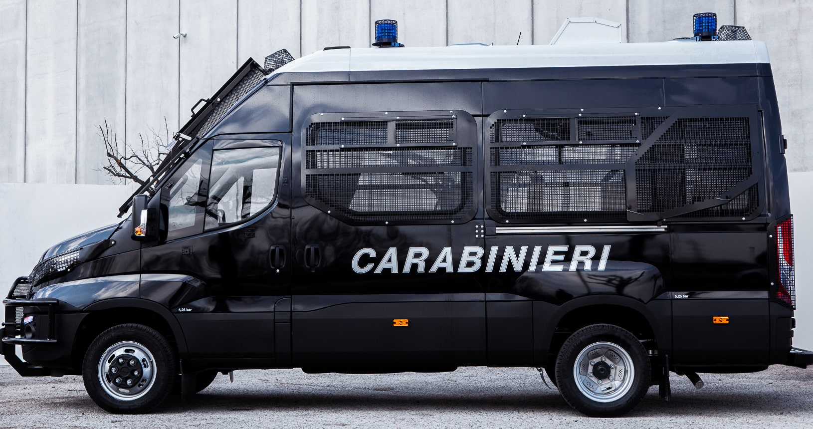 iveco daily carabinieri